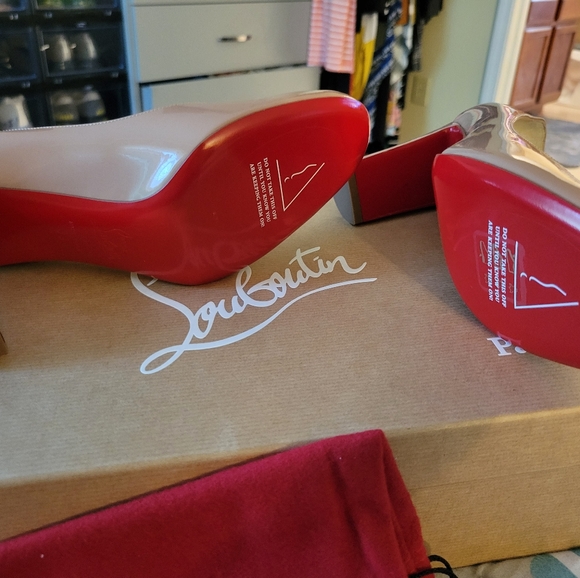 Christian Louboutin Lady Gena Patent Pumps - Picture 3 of 6